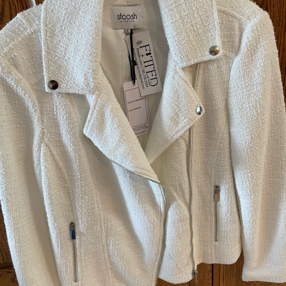 Stoosh Women's white Textured Blazer